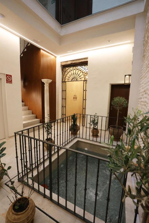 Casa Senorial Del Siglo XVIII Aparthotel Sevilla Exterior foto